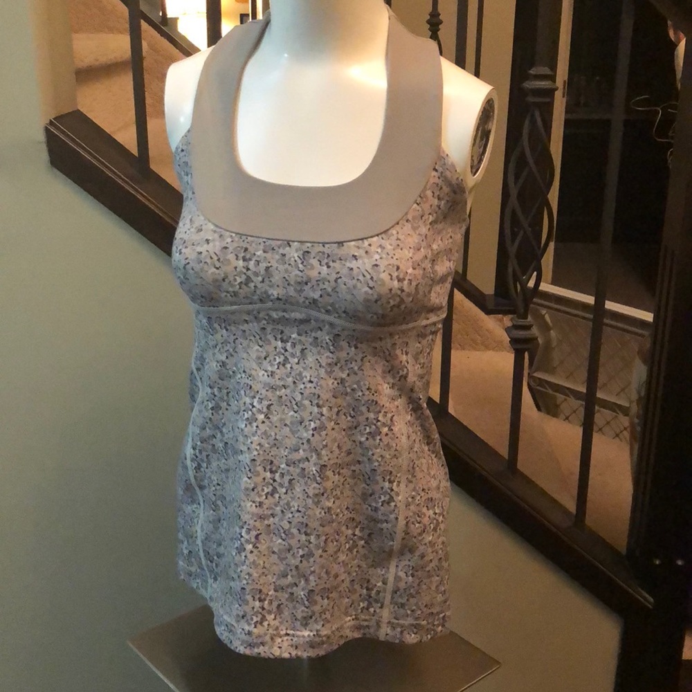 Lululemon scoop me up tank size 6